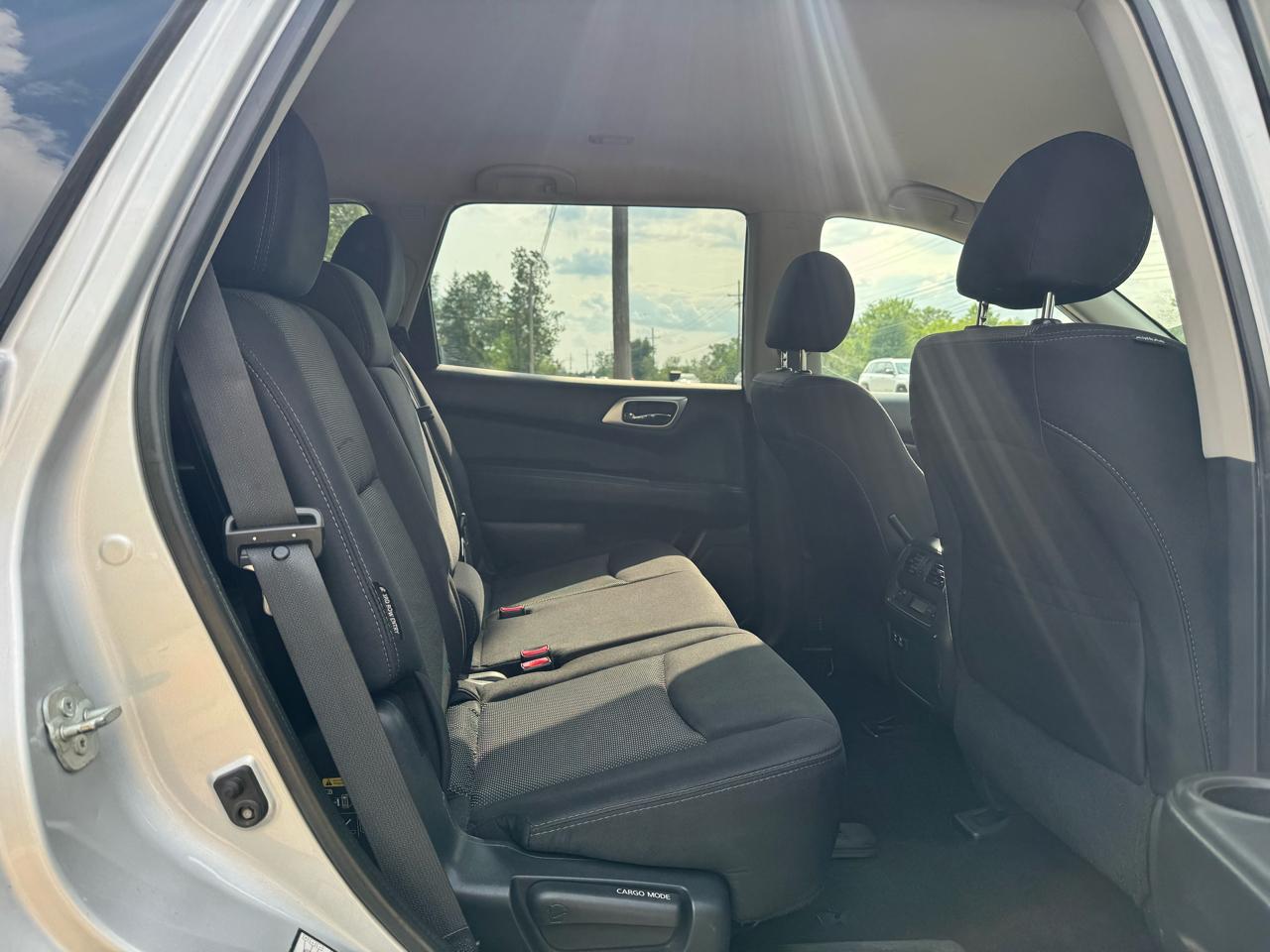 Nissan Pathfinder SV 4WD 2020
