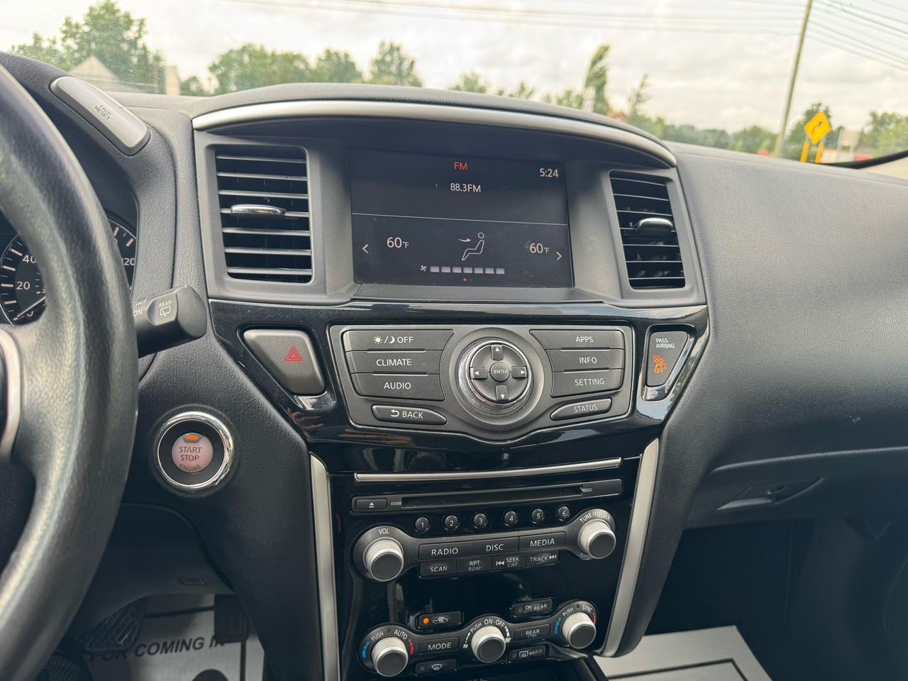 Nissan Pathfinder SV 4WD 2020