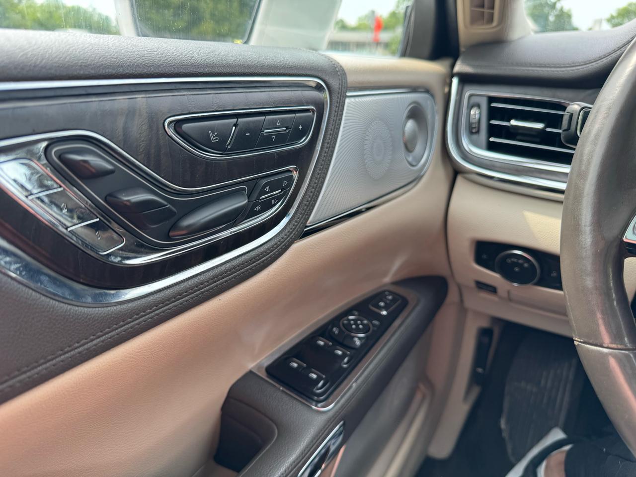 Lincoln Continental Reserve AWD 2017