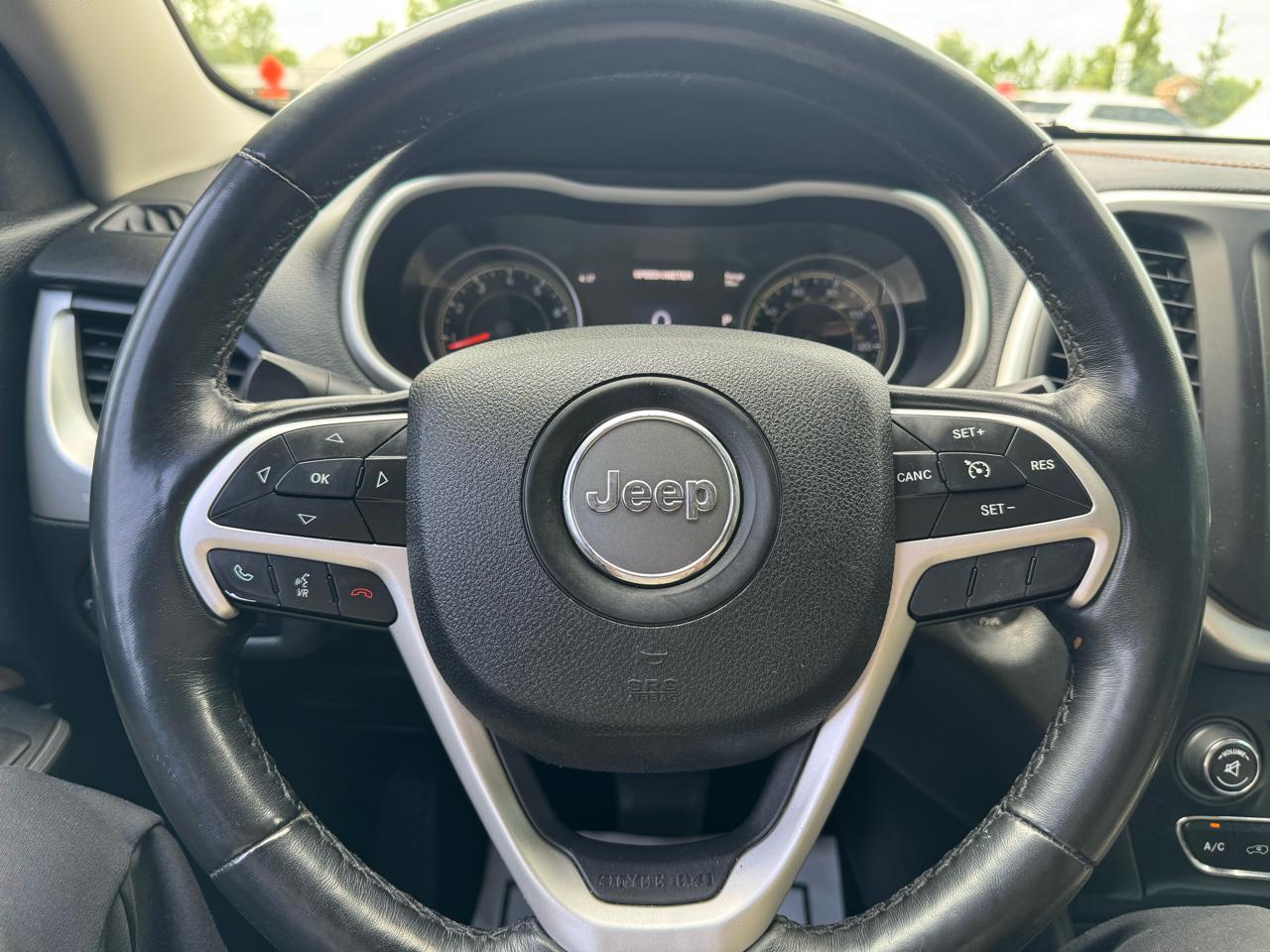 Jeep Cherokee Limited FWD 2015