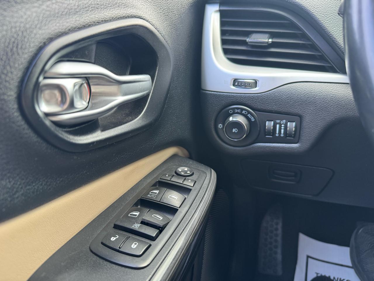 Jeep Cherokee Limited FWD 2015