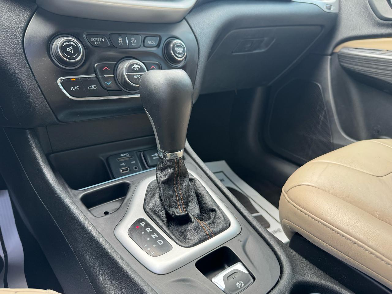 Jeep Cherokee Limited FWD 2015