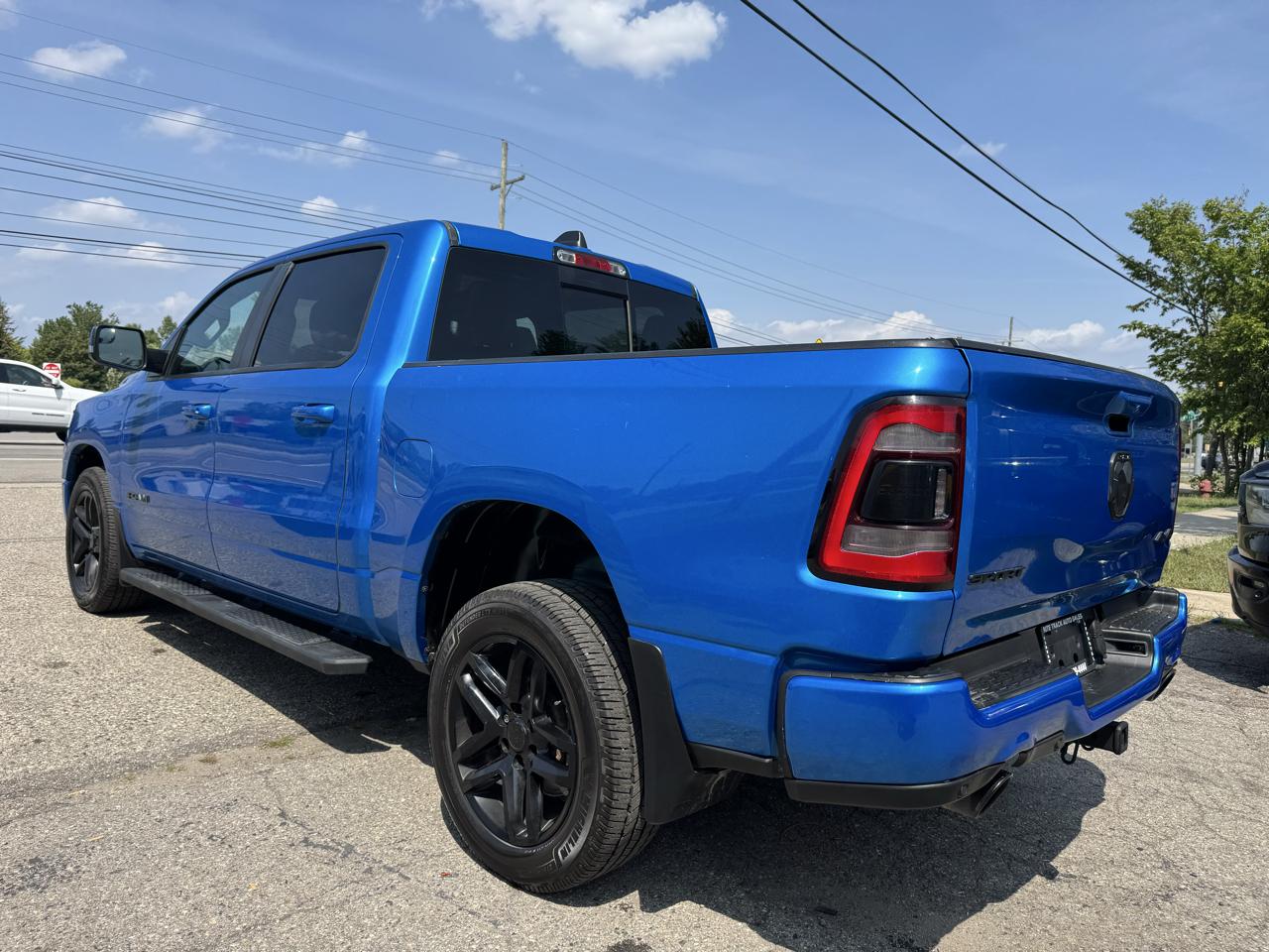 RAM 1500 Sport Crew Cab SB 4WD 2021