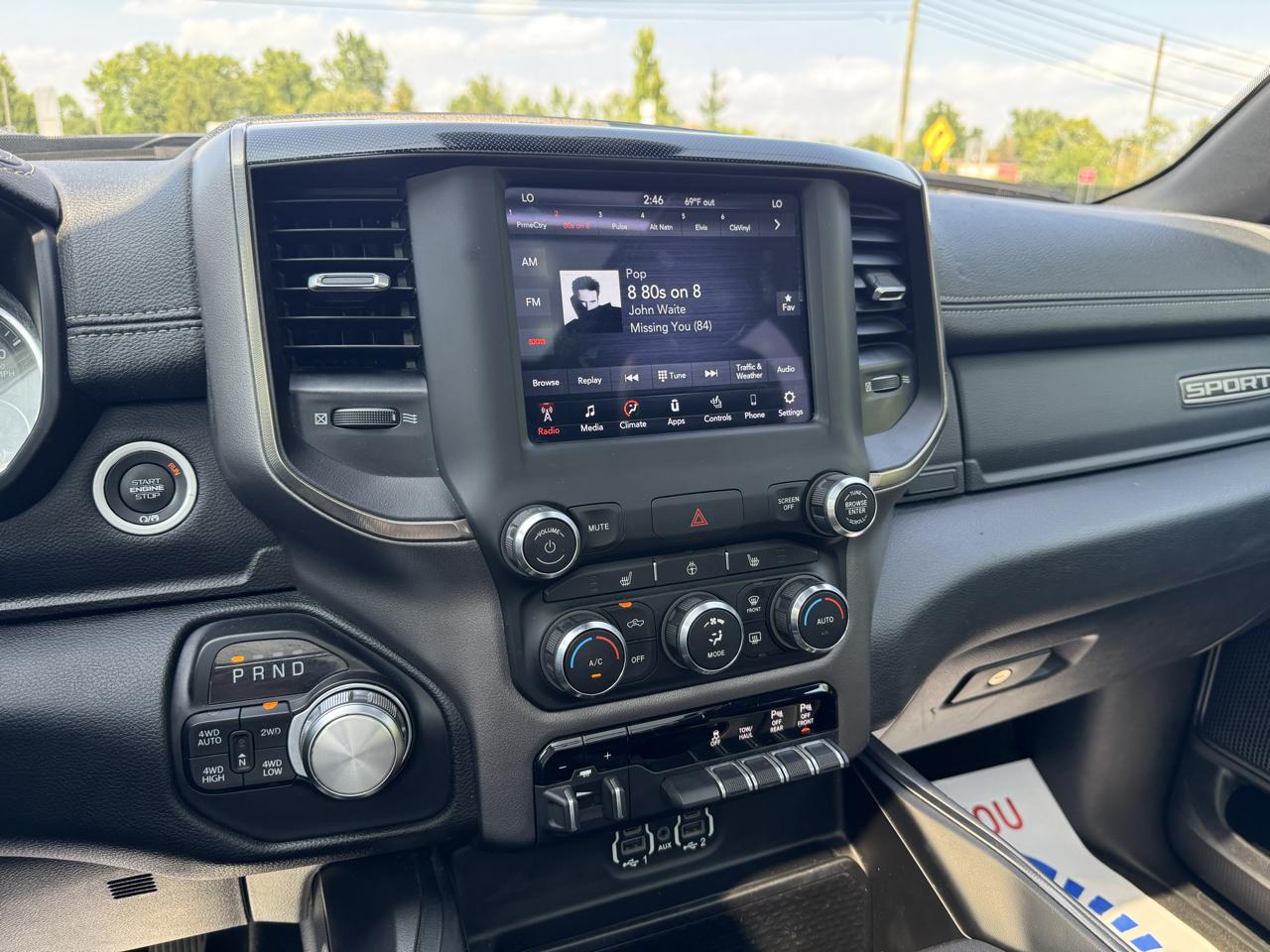 RAM 1500 Sport Crew Cab SB 4WD 2021