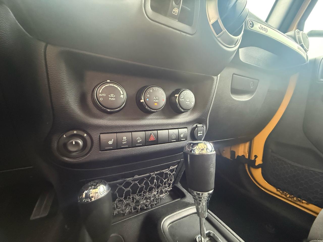Jeep Wrangler Unlimited Sahara 4WD 2015