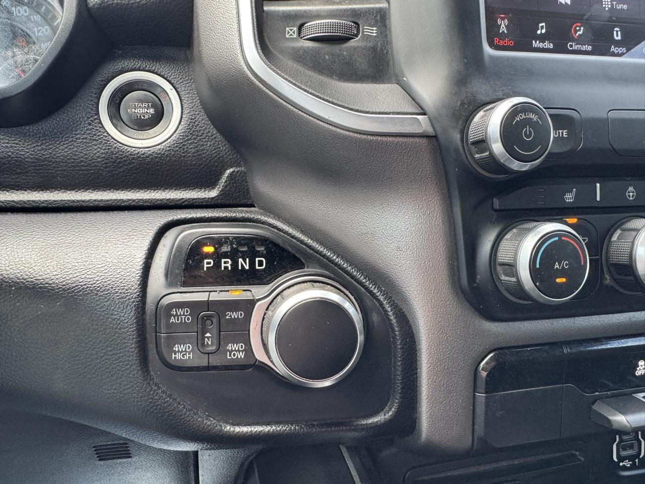 RAM 1500 Big Horn Crew Cab SWB 4WD 2019