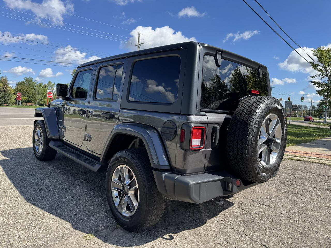 Jeep Wrangler Unlimited Sahara 2021