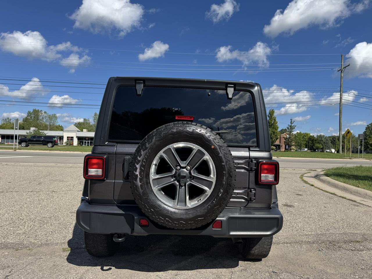 Jeep Wrangler Unlimited Sahara 2021