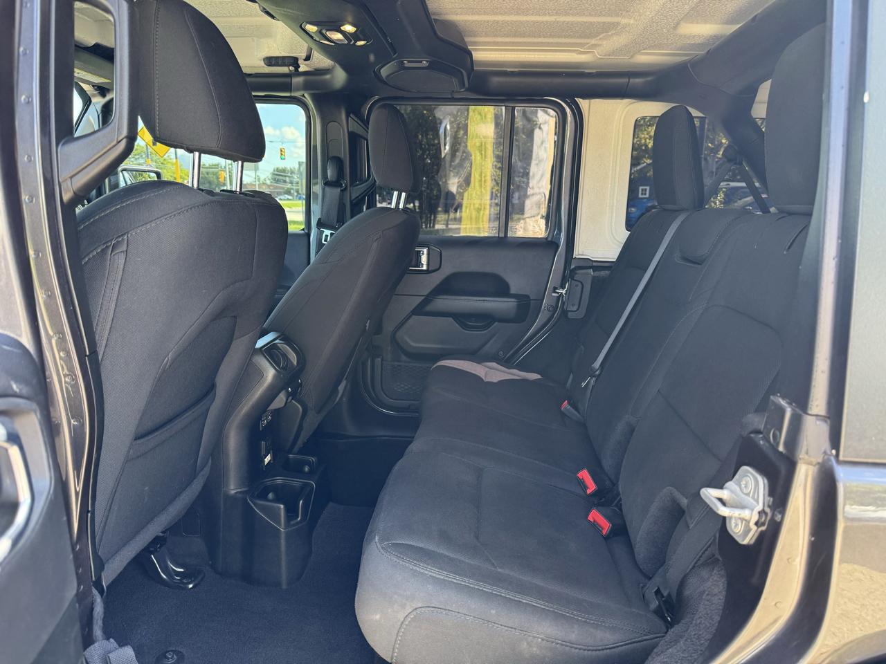 Jeep Wrangler Unlimited Sahara 2021