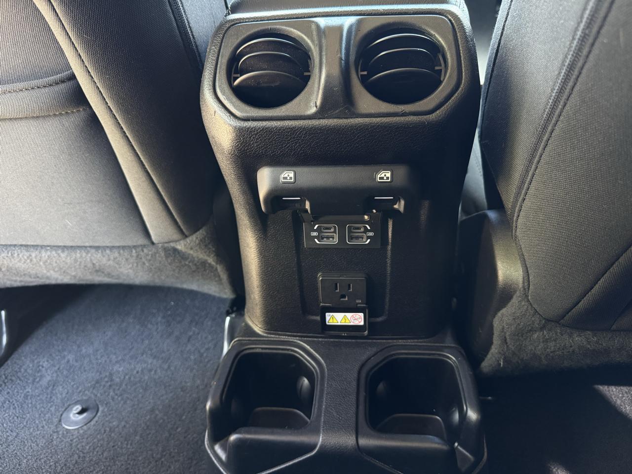 Jeep Wrangler Unlimited Sahara 2021