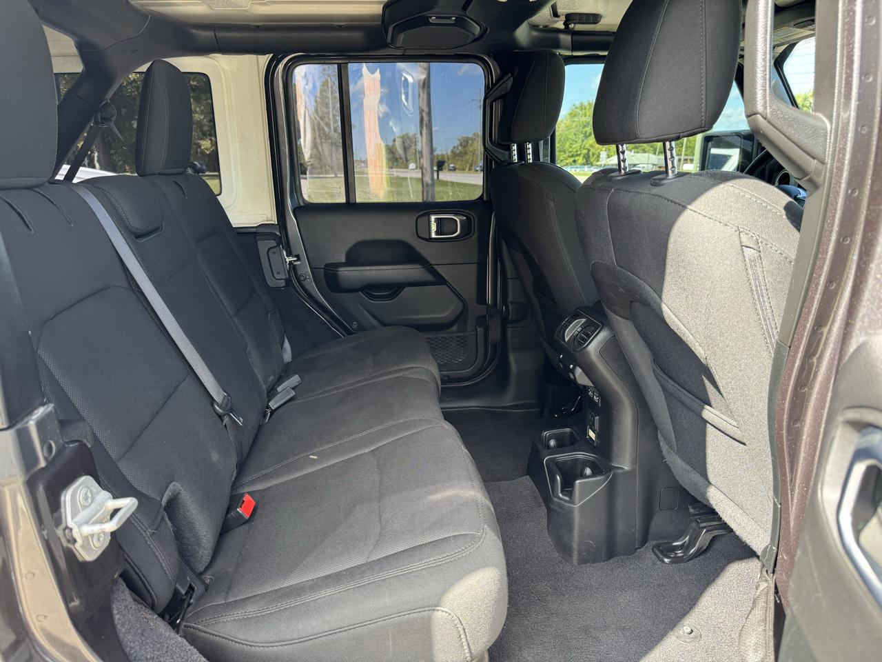 Jeep Wrangler Unlimited Sahara 2021