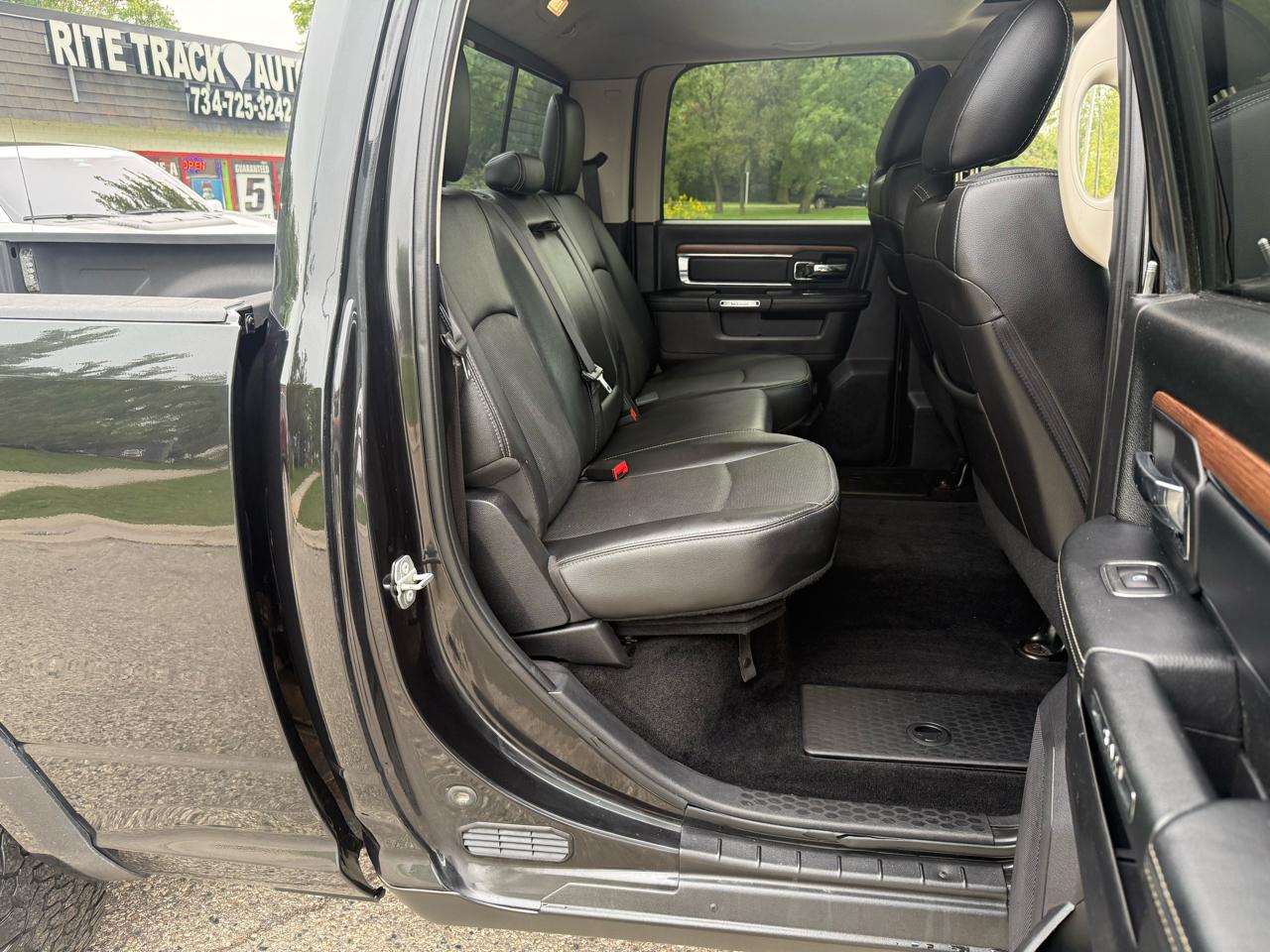 RAM 2500 Laramie Crew Cab SWB 4WD 2016