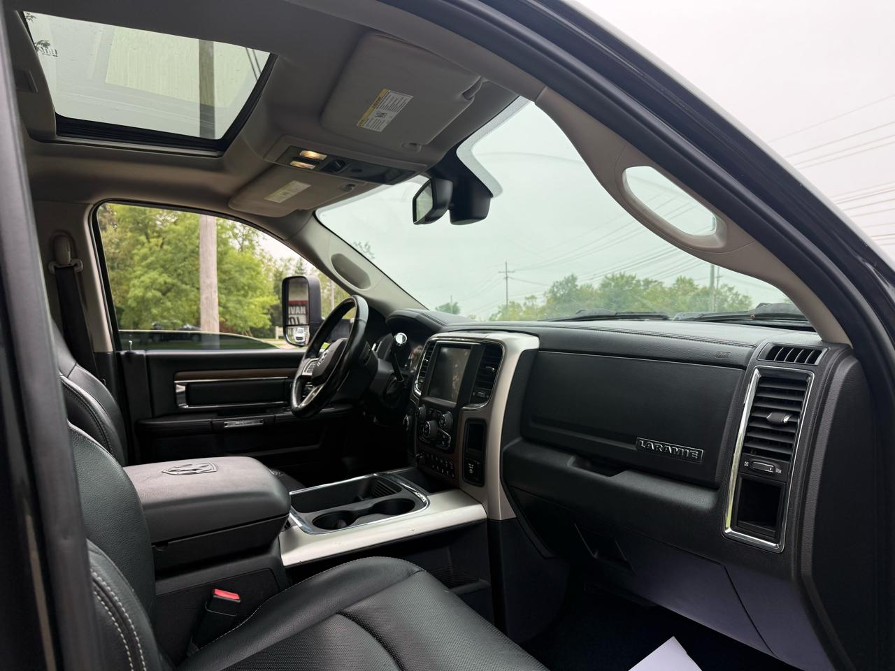 RAM 2500 Laramie Crew Cab SWB 4WD 2016