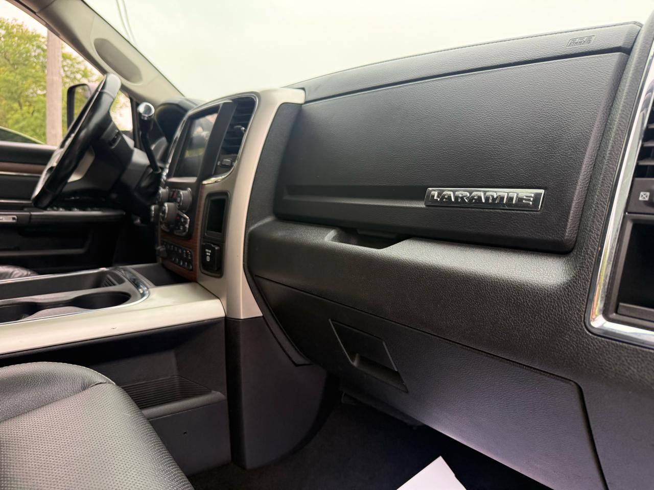 RAM 2500 Laramie Crew Cab SWB 4WD 2016