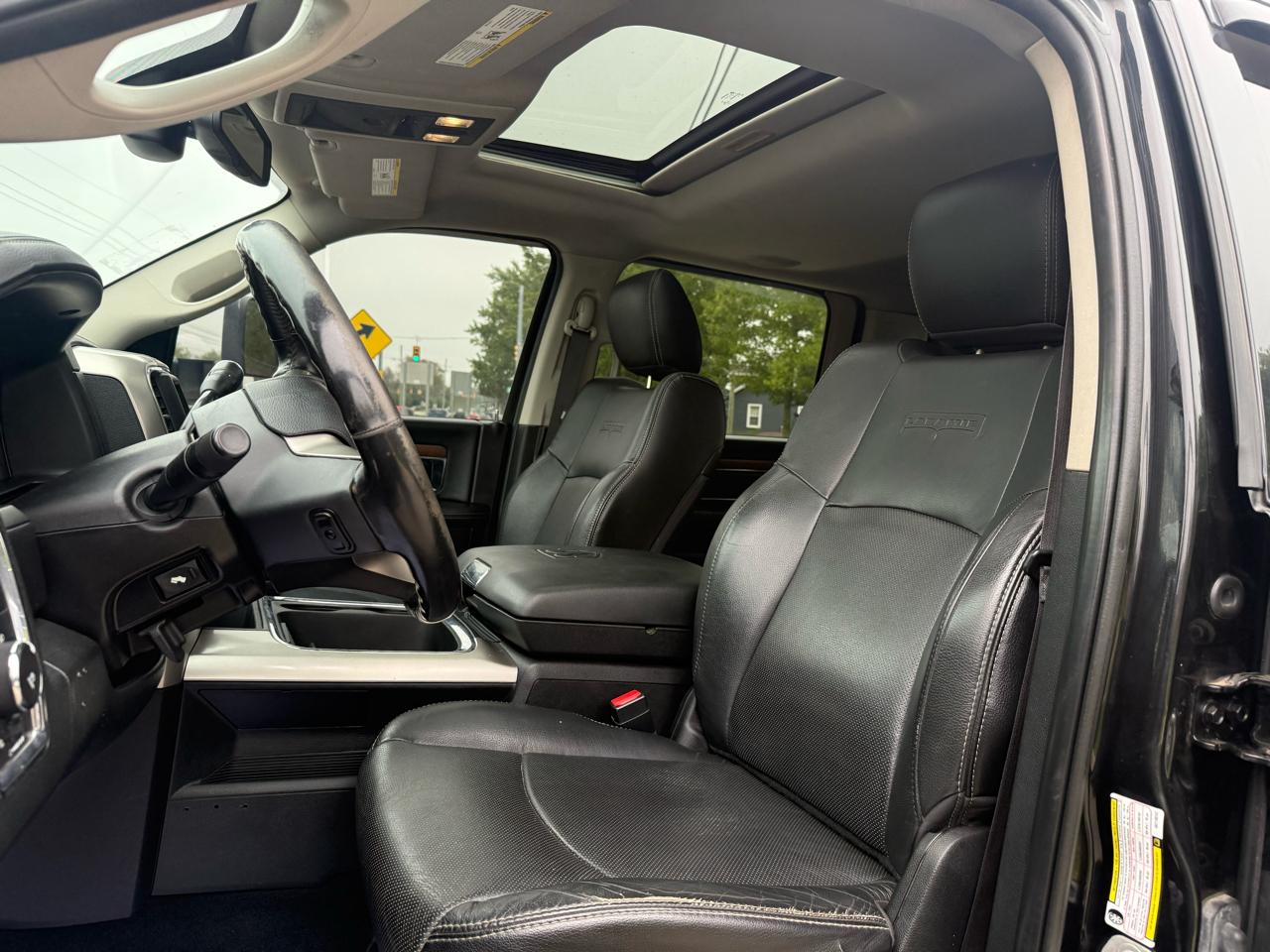 RAM 2500 Laramie Crew Cab SWB 4WD 2016