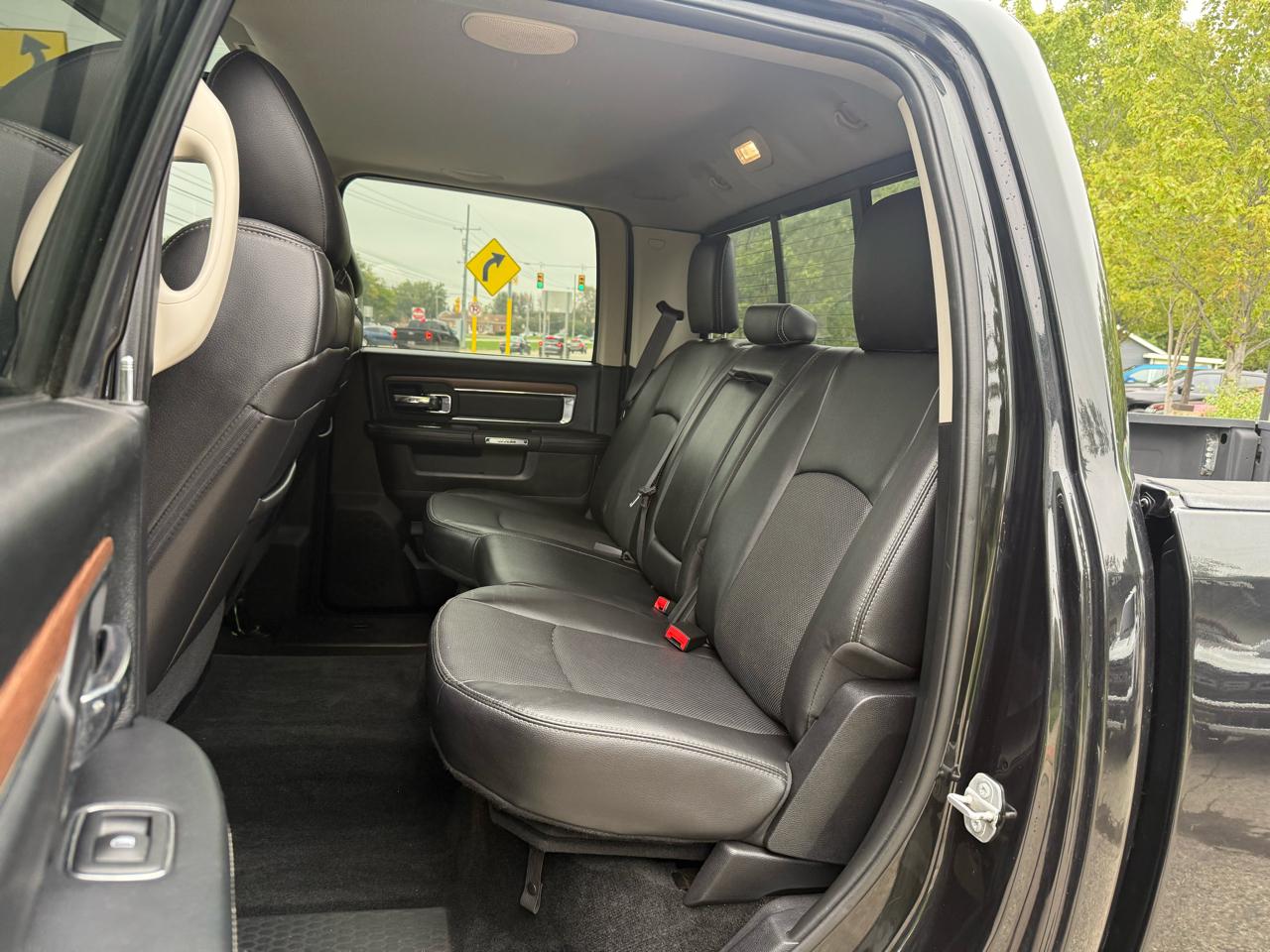 RAM 2500 Laramie Crew Cab SWB 4WD 2016