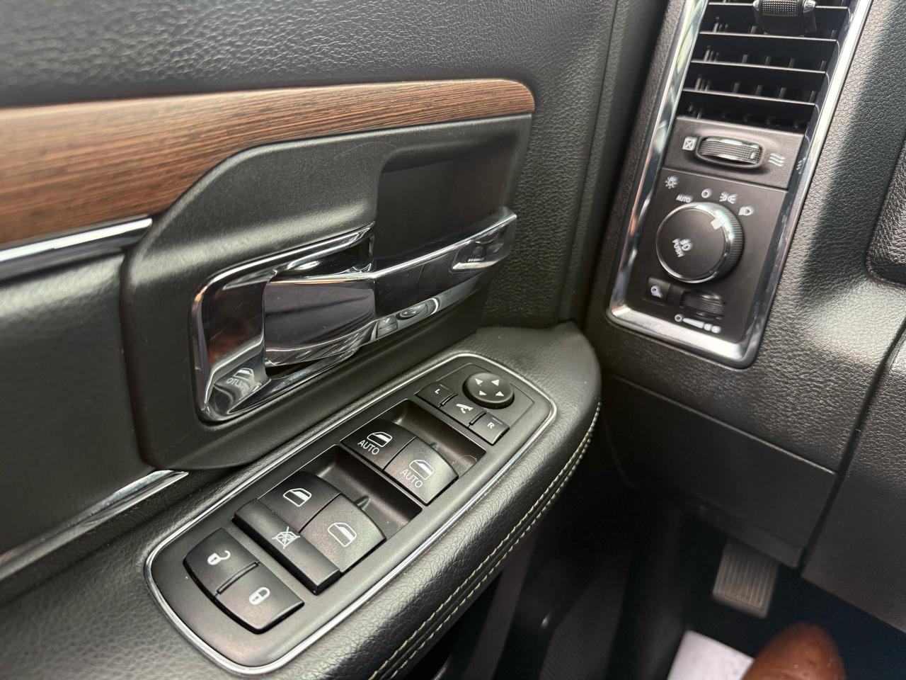 RAM 2500 Laramie Crew Cab SWB 4WD 2016