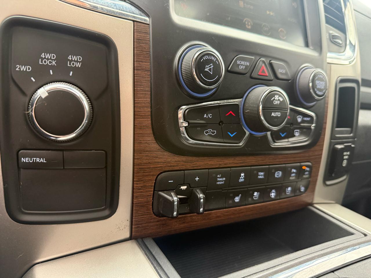 RAM 2500 Laramie Crew Cab SWB 4WD 2016