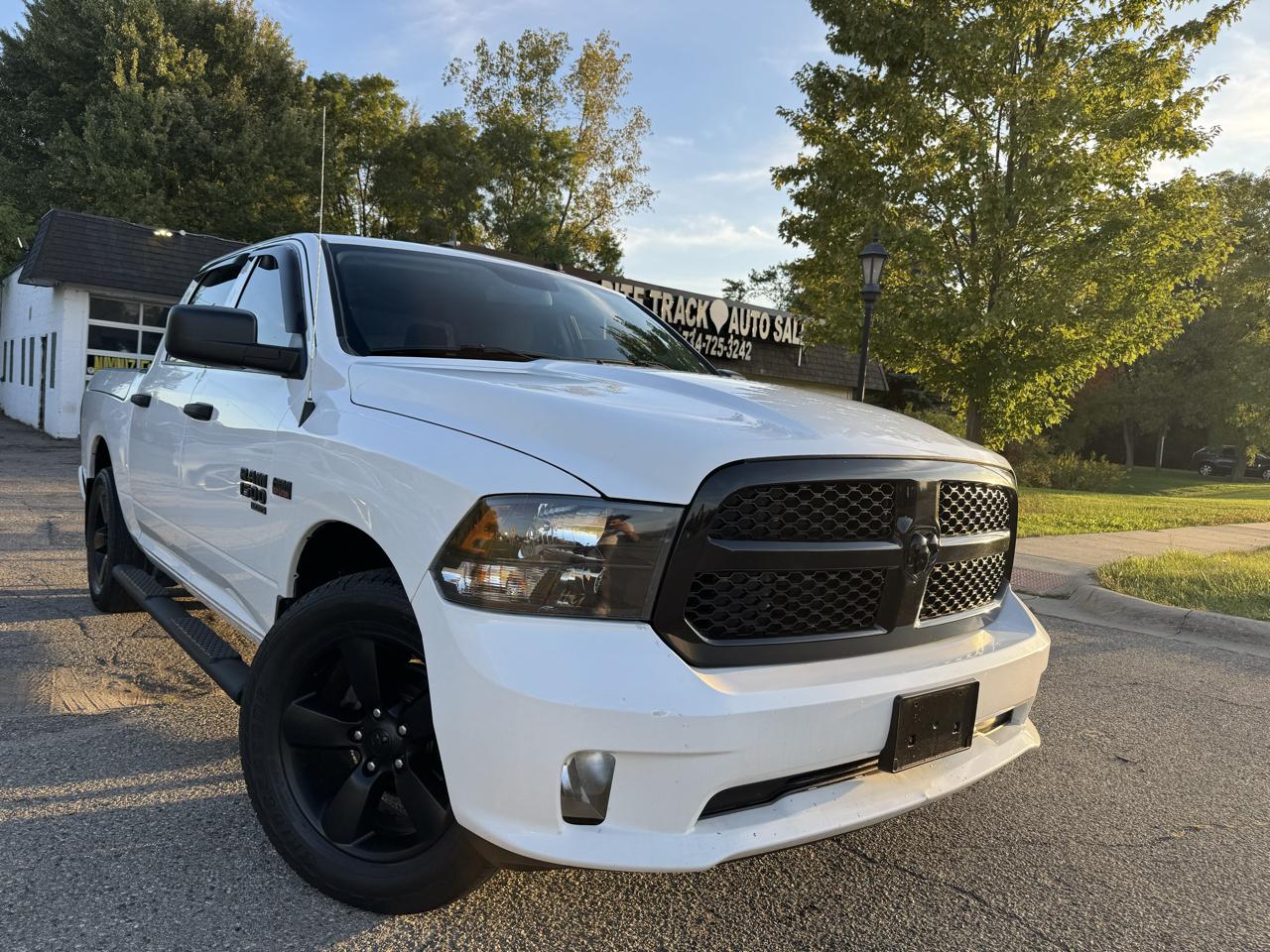RAM 1500 Classic Tradesman Crew Cab SWB 4WD 2020