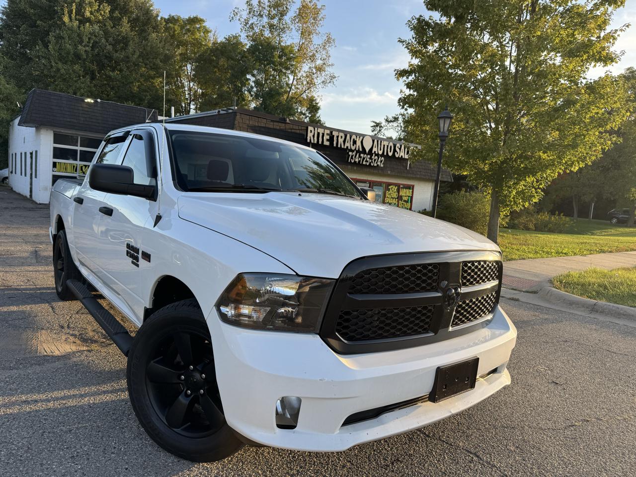 RAM 1500 Classic Tradesman Crew Cab SWB 4WD 2020