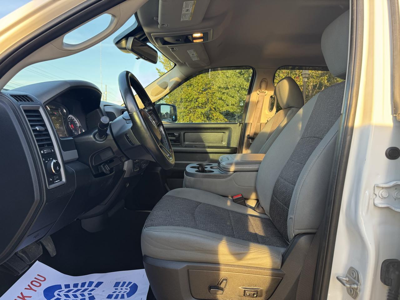 RAM 1500 Classic Tradesman Crew Cab SWB 4WD 2020
