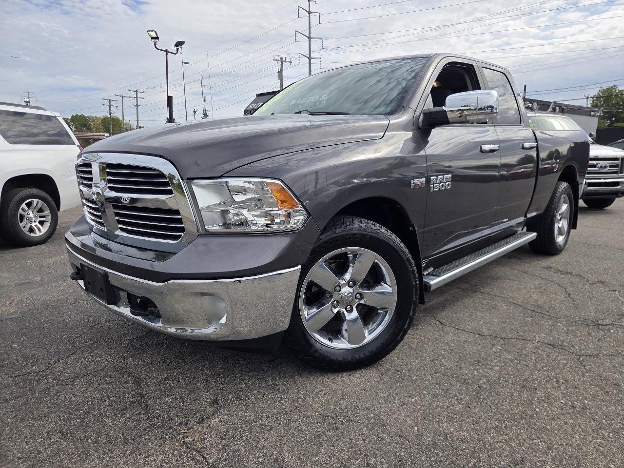 RAM 1500 SLT Quad Cab 4WD 2017