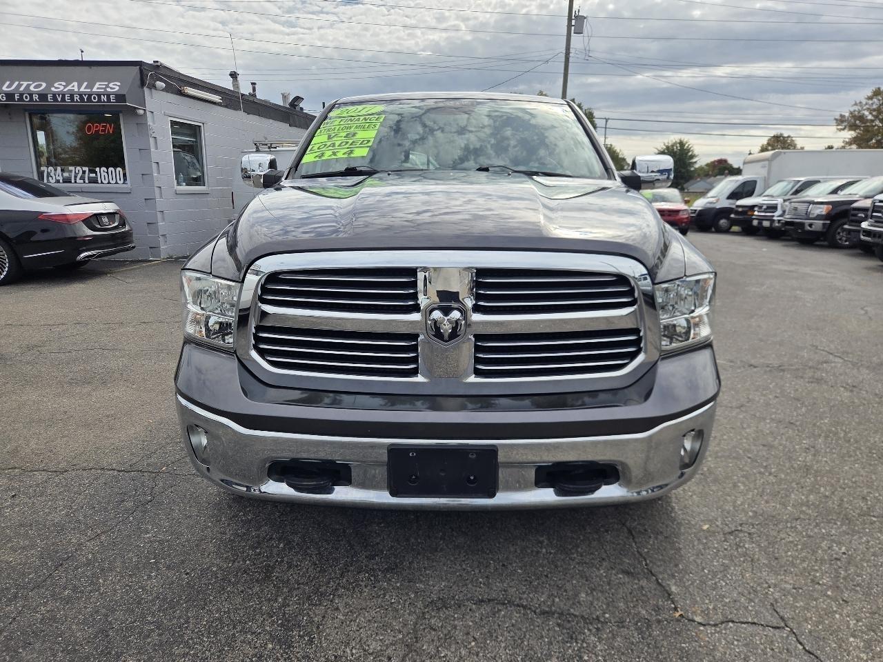 RAM 1500 SLT Quad Cab 4WD 2017