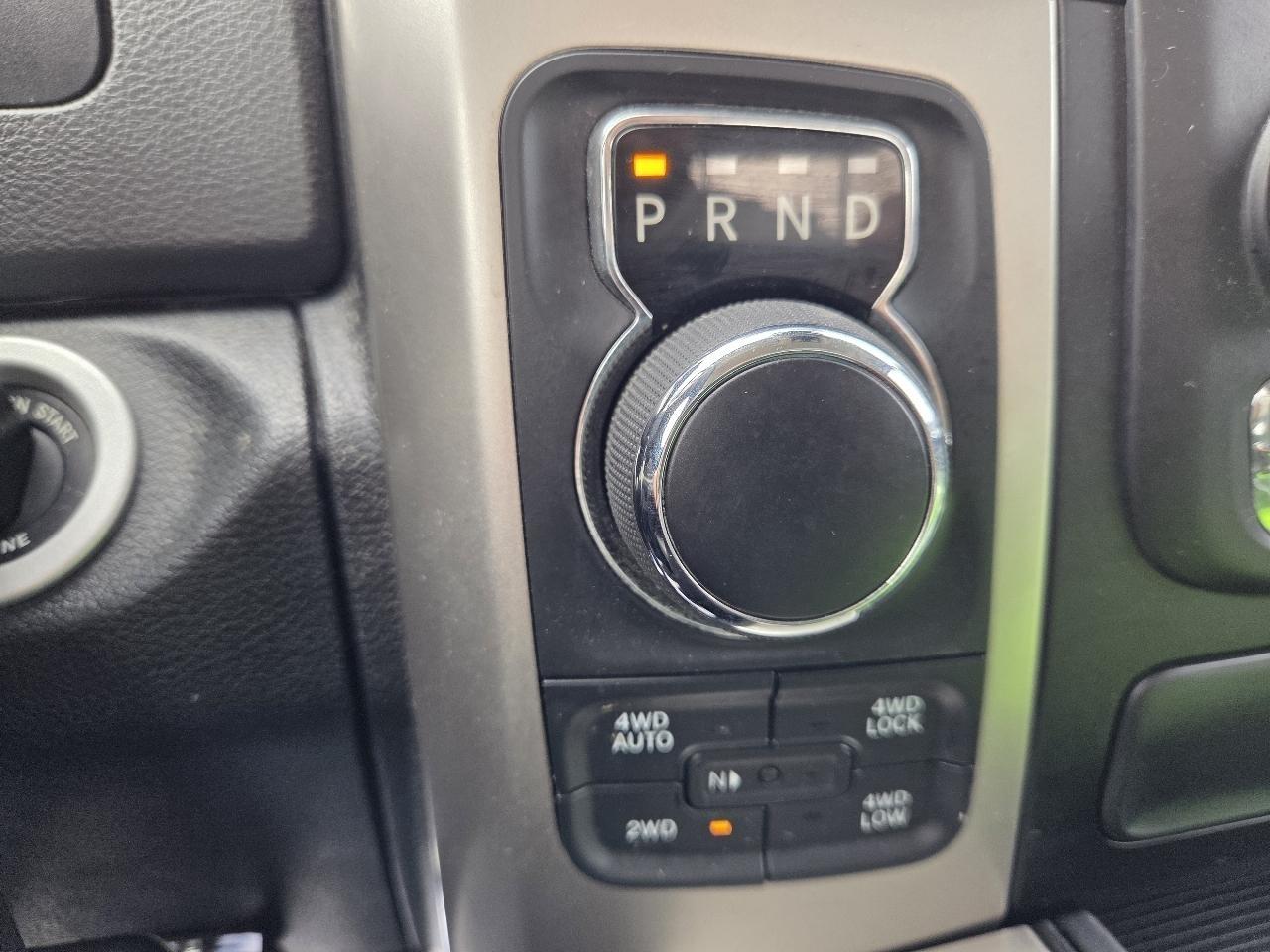 RAM 1500 SLT Quad Cab 4WD 2017