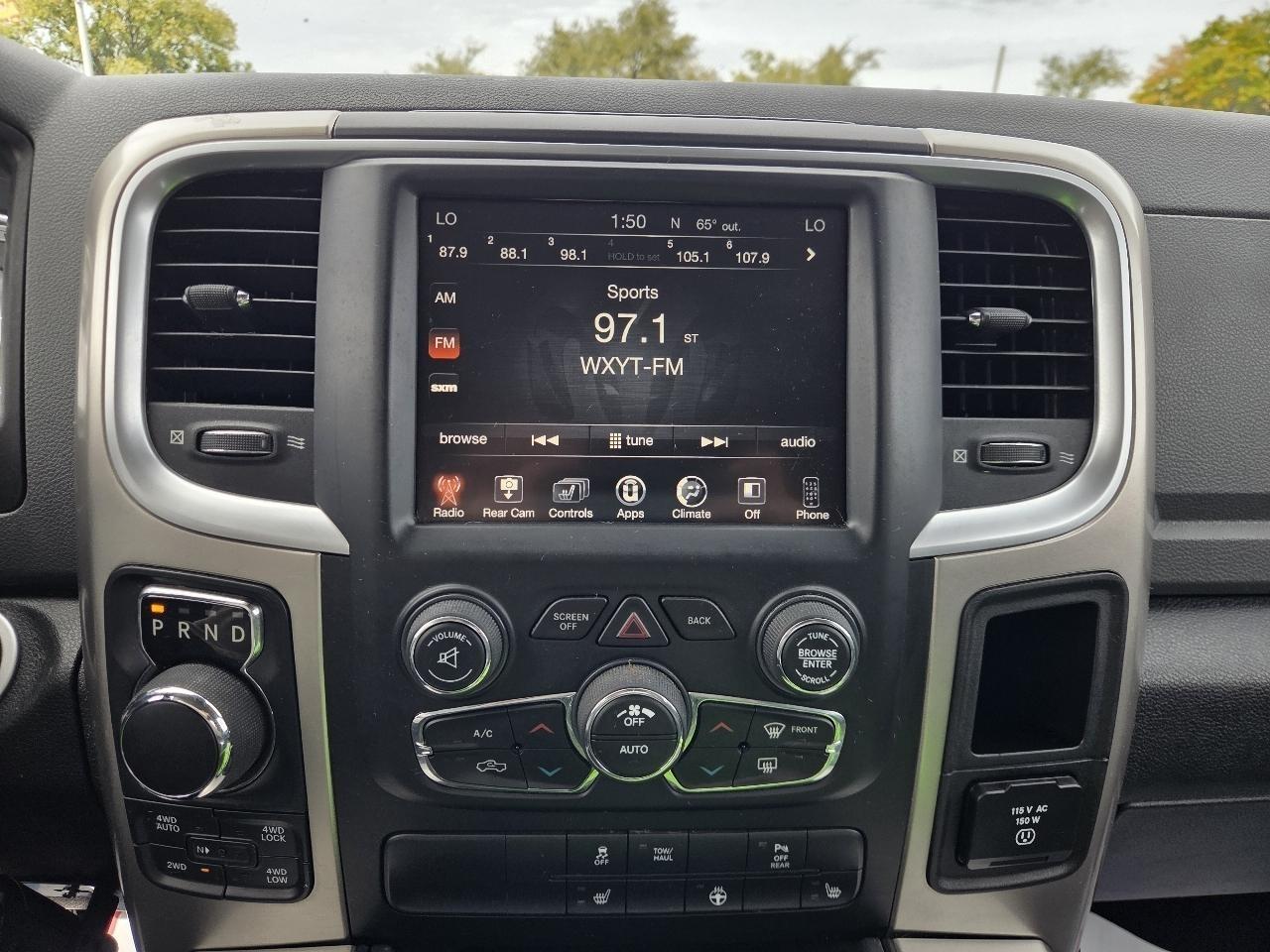 RAM 1500 SLT Quad Cab 4WD 2017