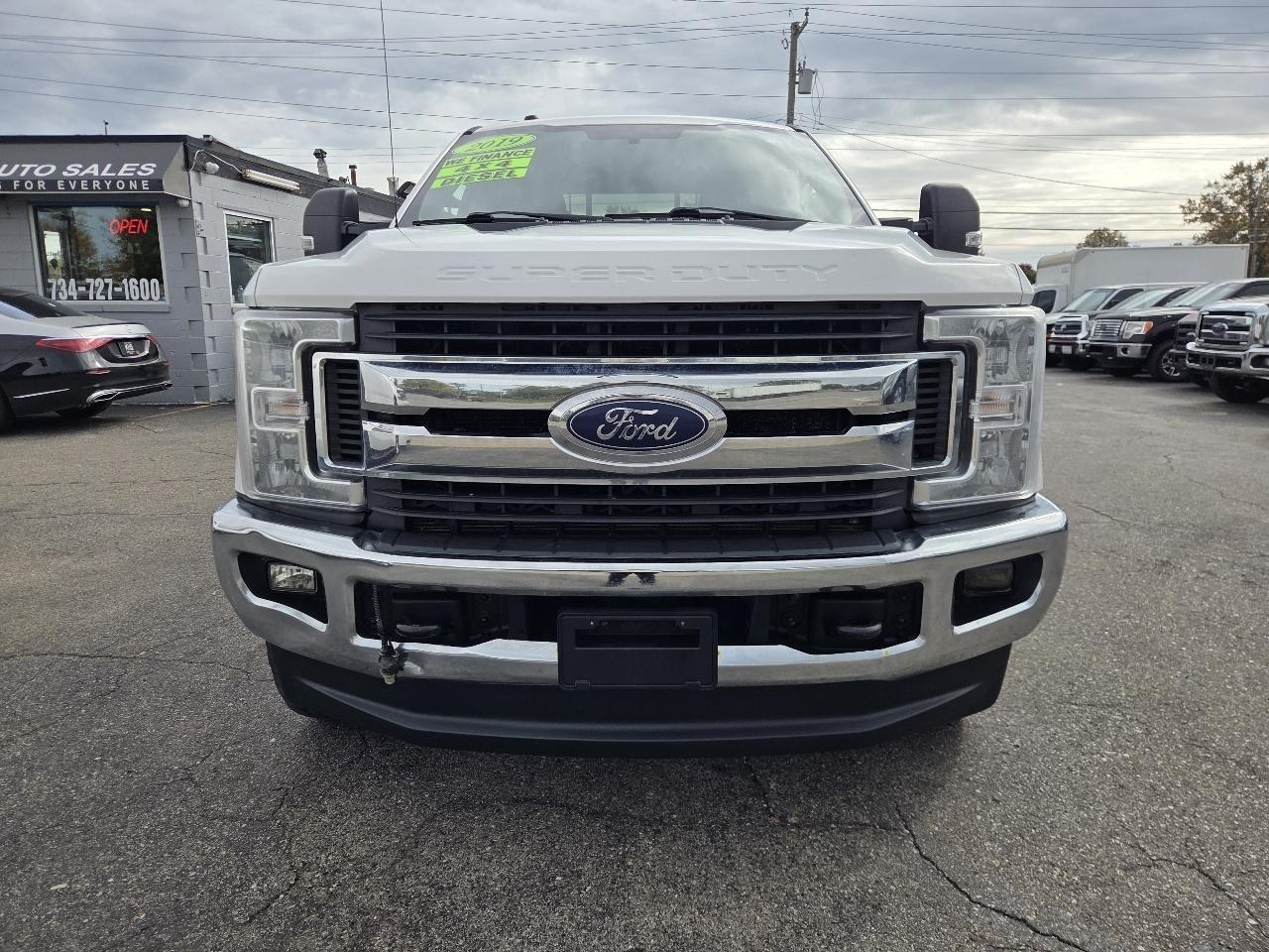Ford F-350 SD XLT Crew Cab Long Bed 4WD 2019