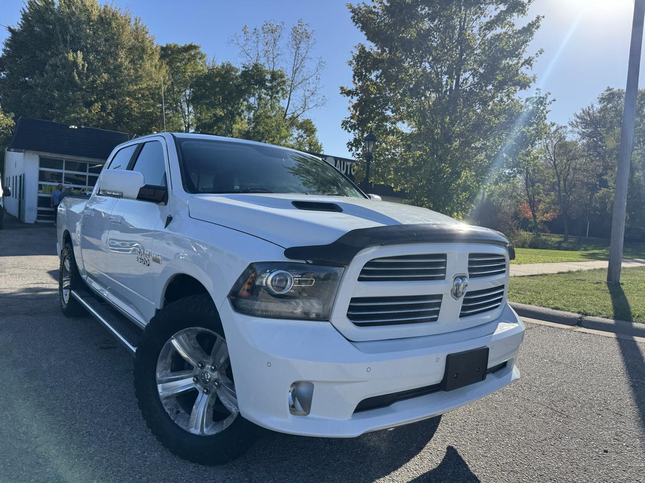 RAM 1500 Sport Crew Cab SWB 4WD 2016