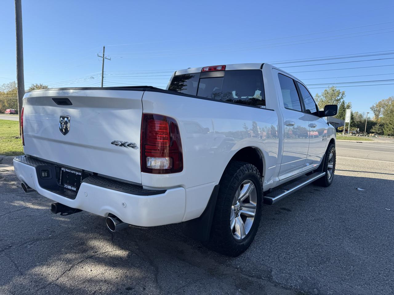 RAM 1500 Sport Crew Cab SWB 4WD 2016
