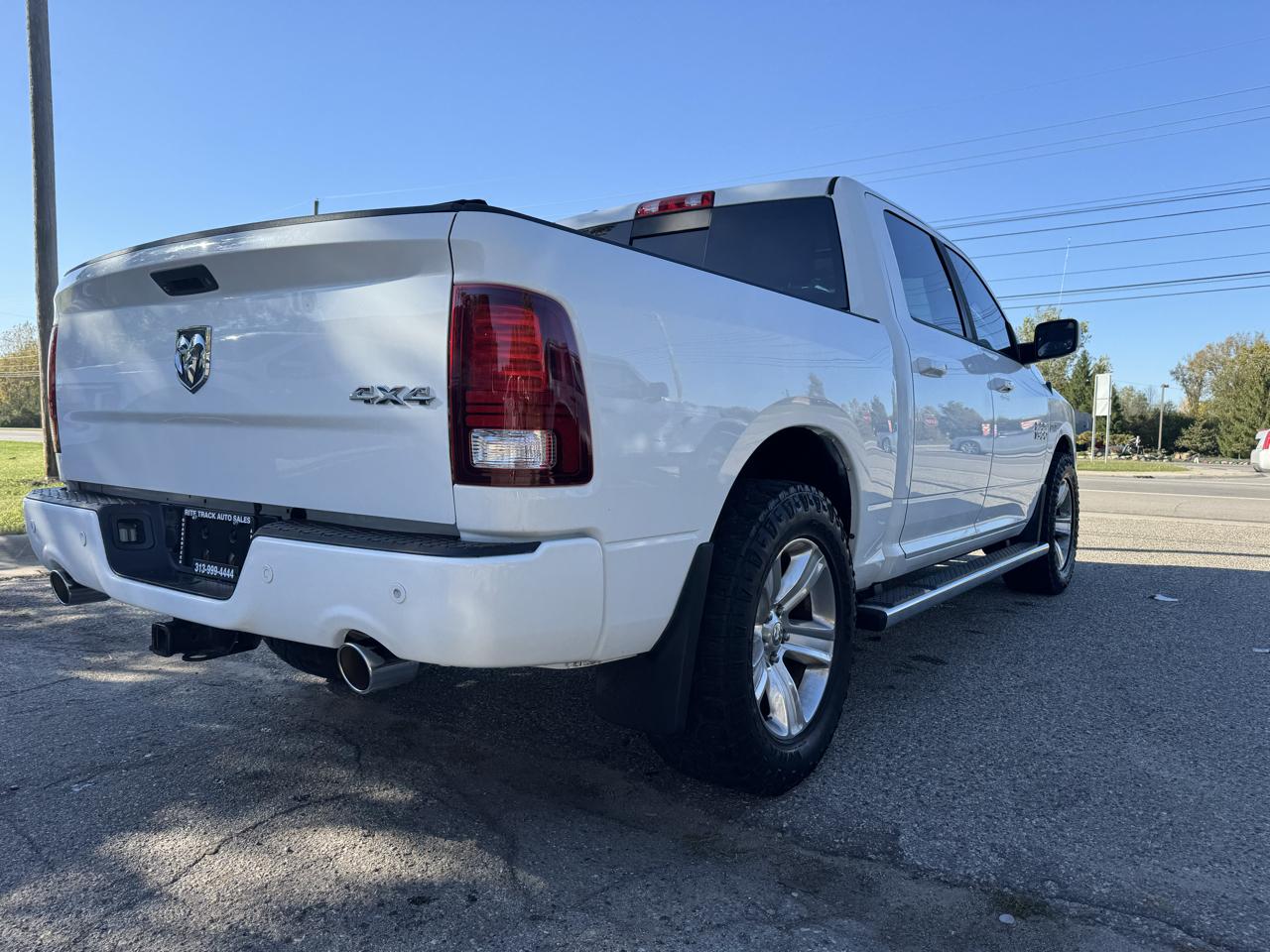 RAM 1500 Sport Crew Cab SWB 4WD 2016