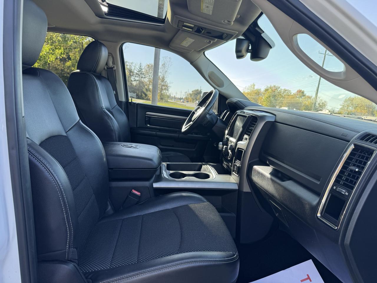 RAM 1500 Sport Crew Cab SWB 4WD 2016