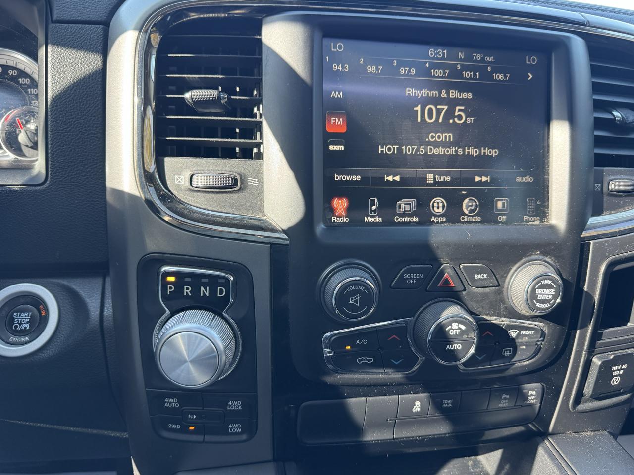 RAM 1500 Sport Crew Cab SWB 4WD 2016