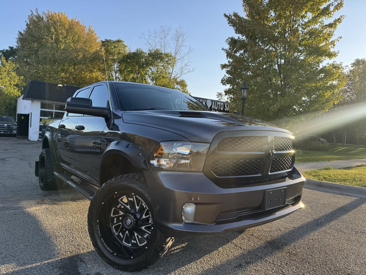 RAM 1500 Classic Tradesman Crew Cab SWB 4WD 2019