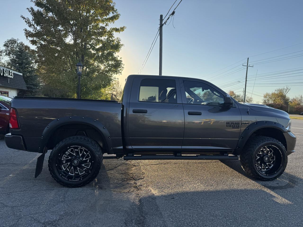 RAM 1500 Classic Tradesman Crew Cab SWB 4WD 2019