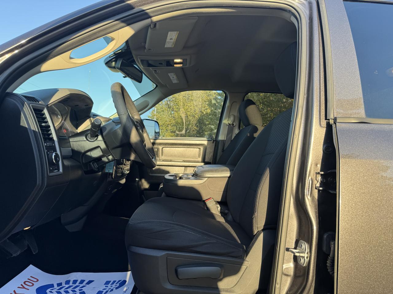 RAM 1500 Classic Tradesman Crew Cab SWB 4WD 2019