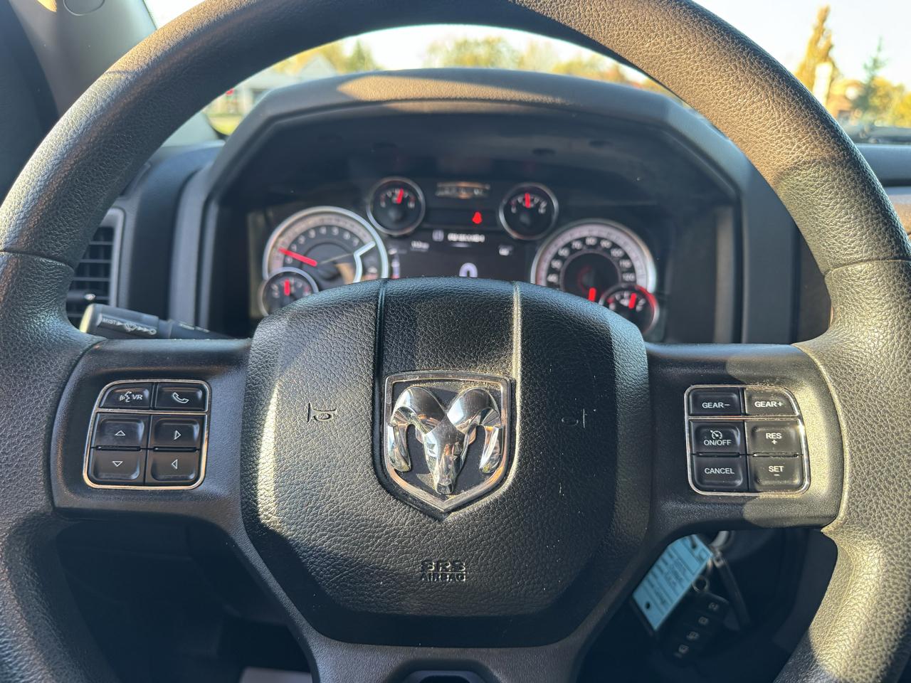 RAM 1500 Classic Tradesman Crew Cab SWB 4WD 2019
