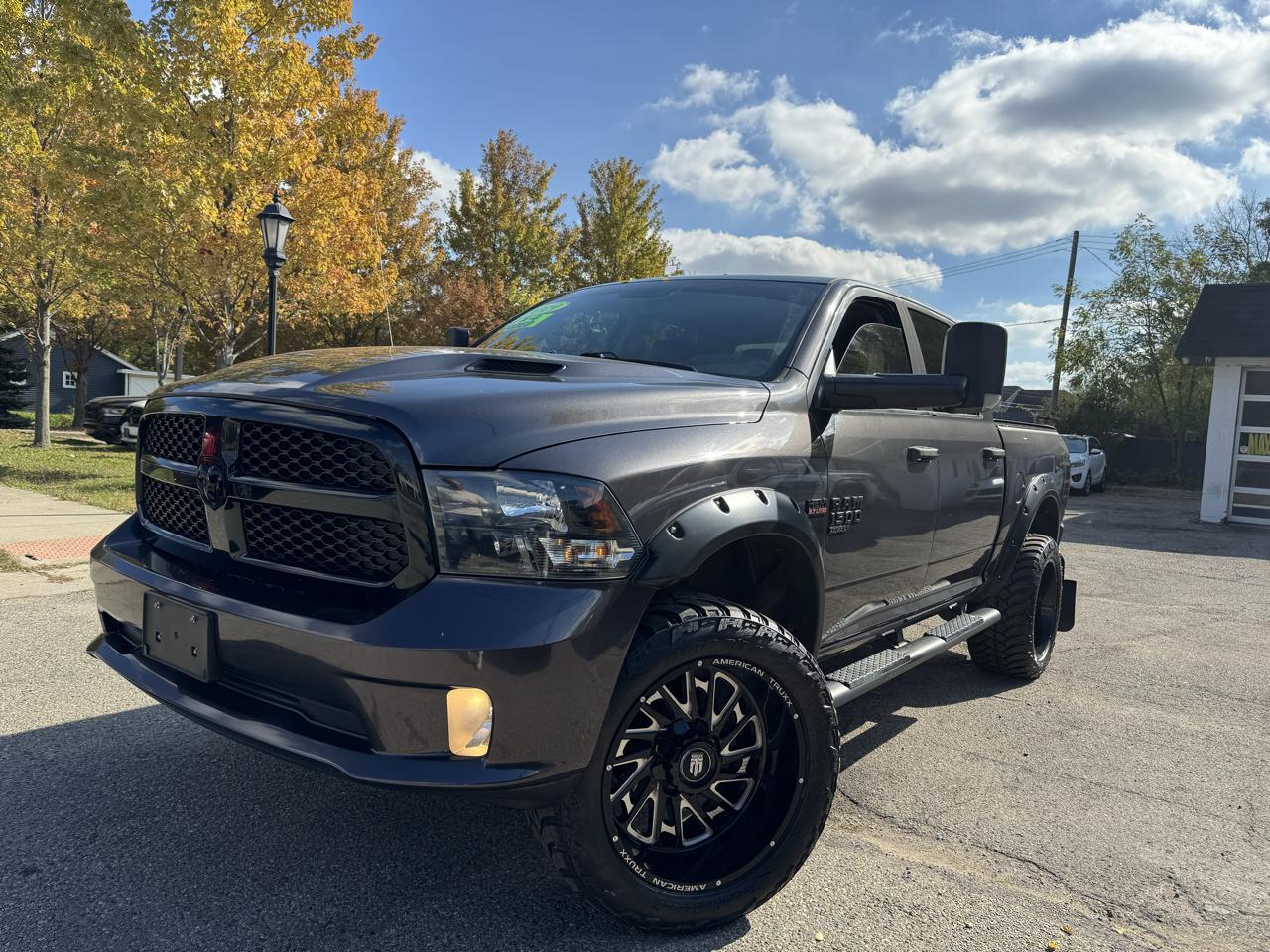 RAM 1500 Classic Tradesman Crew Cab SWB 4WD 2019