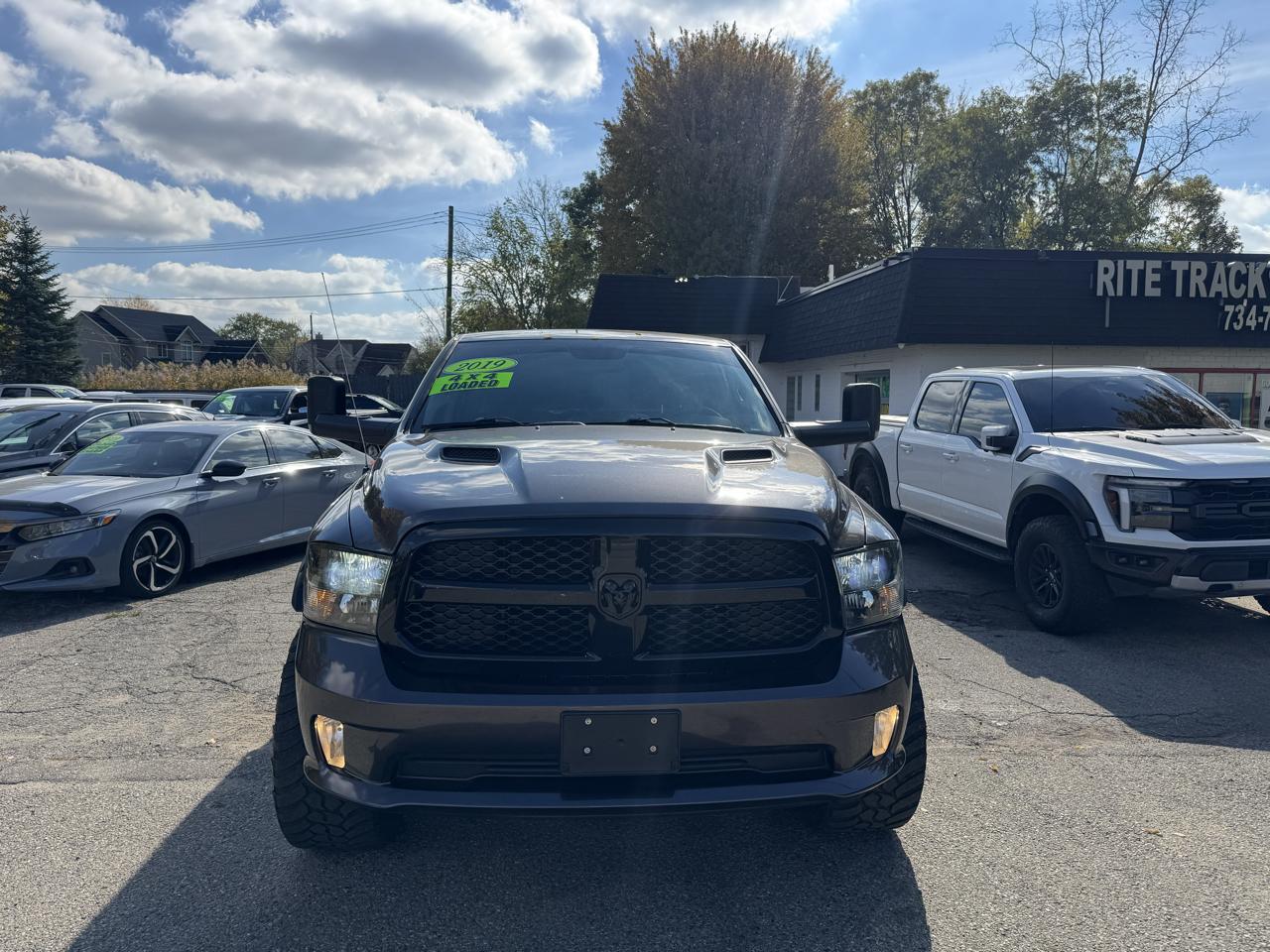 RAM 1500 Classic Tradesman Crew Cab SWB 4WD 2019