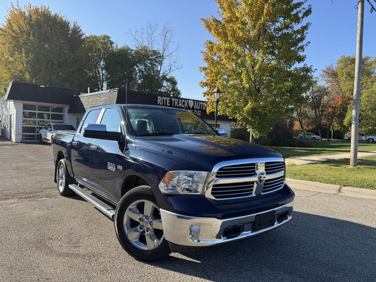 RAM 1500 Big Horn Crew Cab SWB 4WD 2016