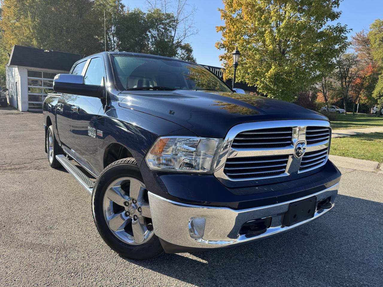 RAM 1500 Big Horn Crew Cab SWB 4WD 2016