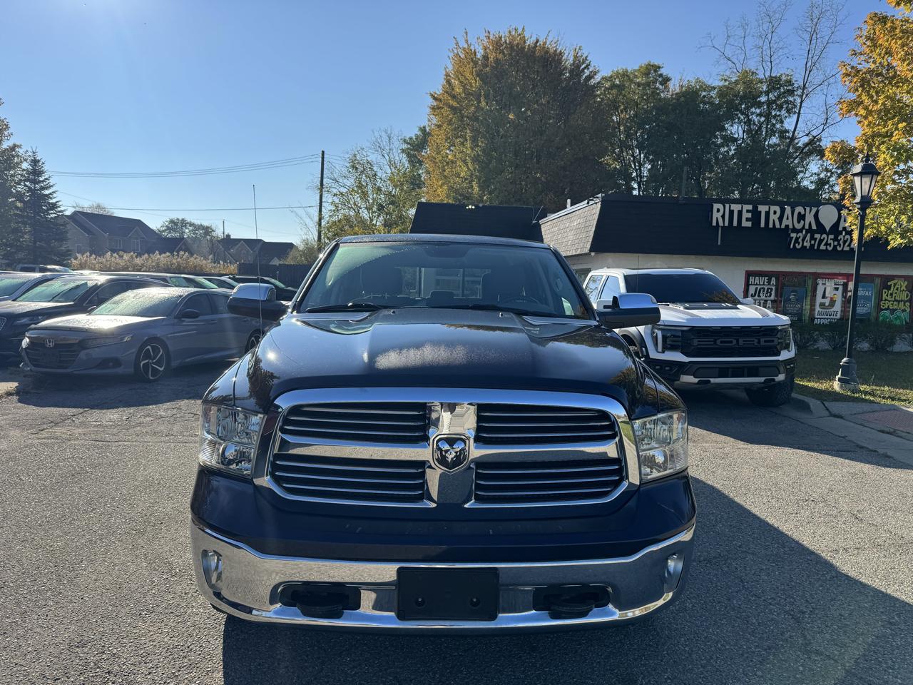 RAM 1500 Big Horn Crew Cab SWB 4WD 2016