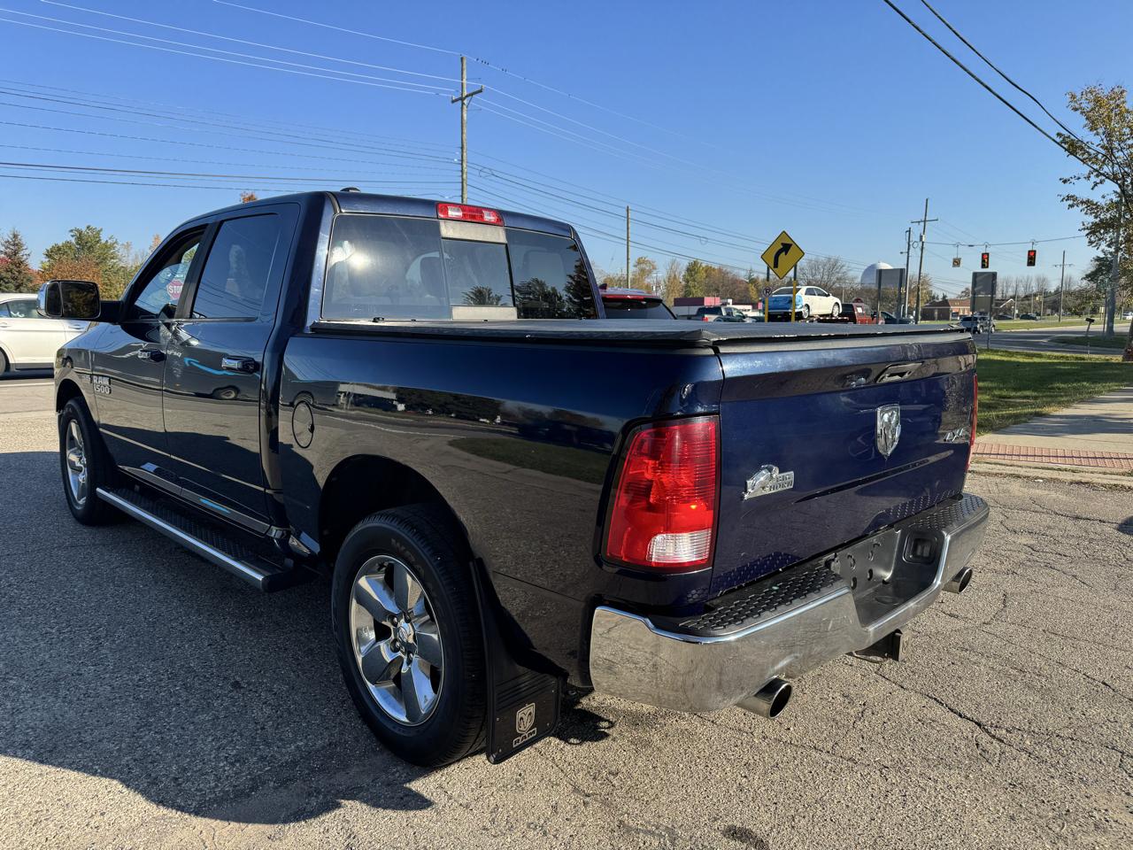RAM 1500 Big Horn Crew Cab SWB 4WD 2016