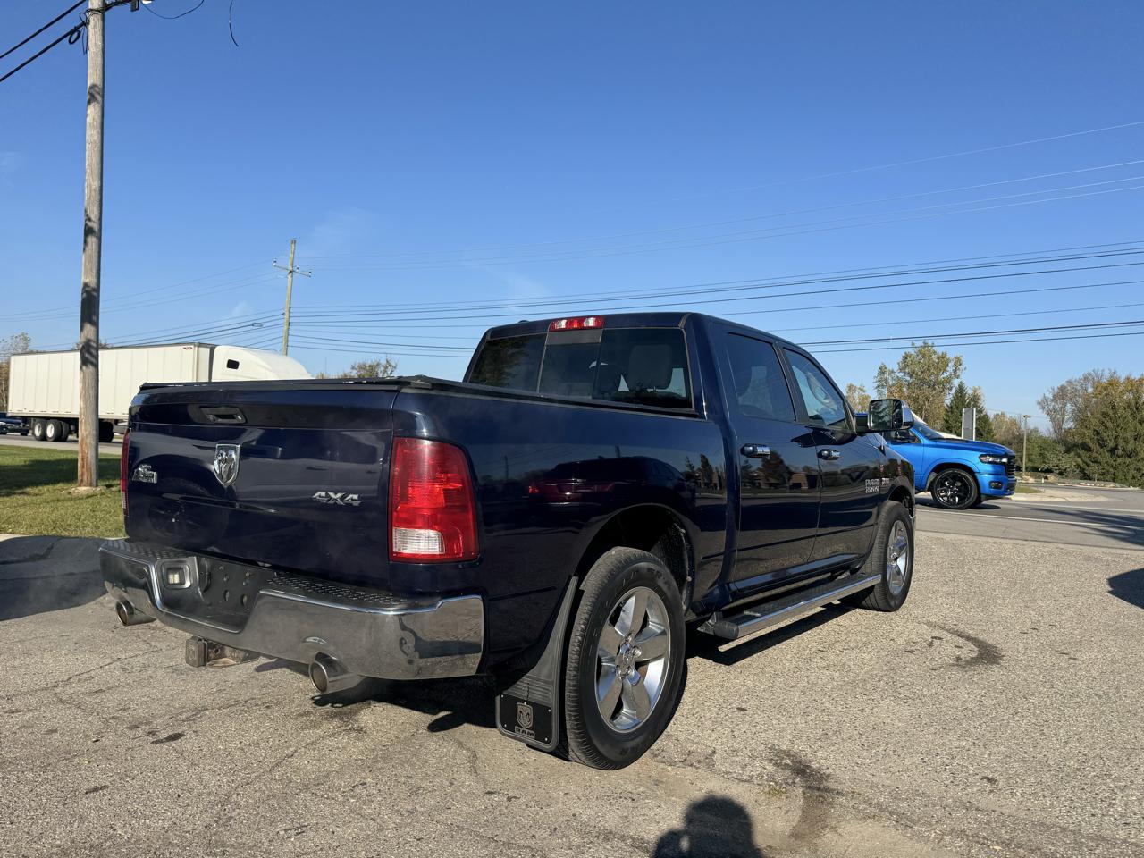 RAM 1500 Big Horn Crew Cab SWB 4WD 2016