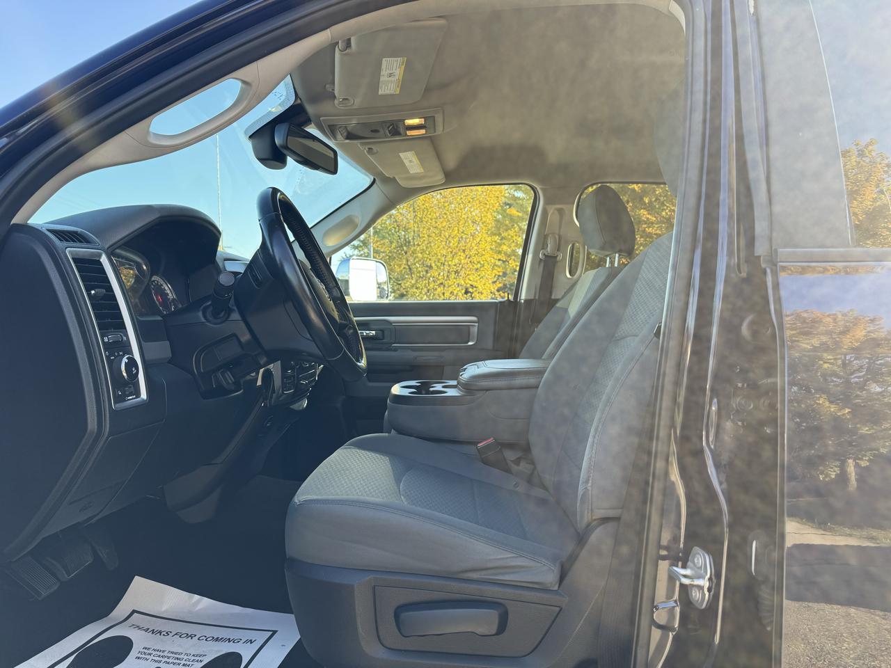 RAM 1500 Big Horn Crew Cab SWB 4WD 2016
