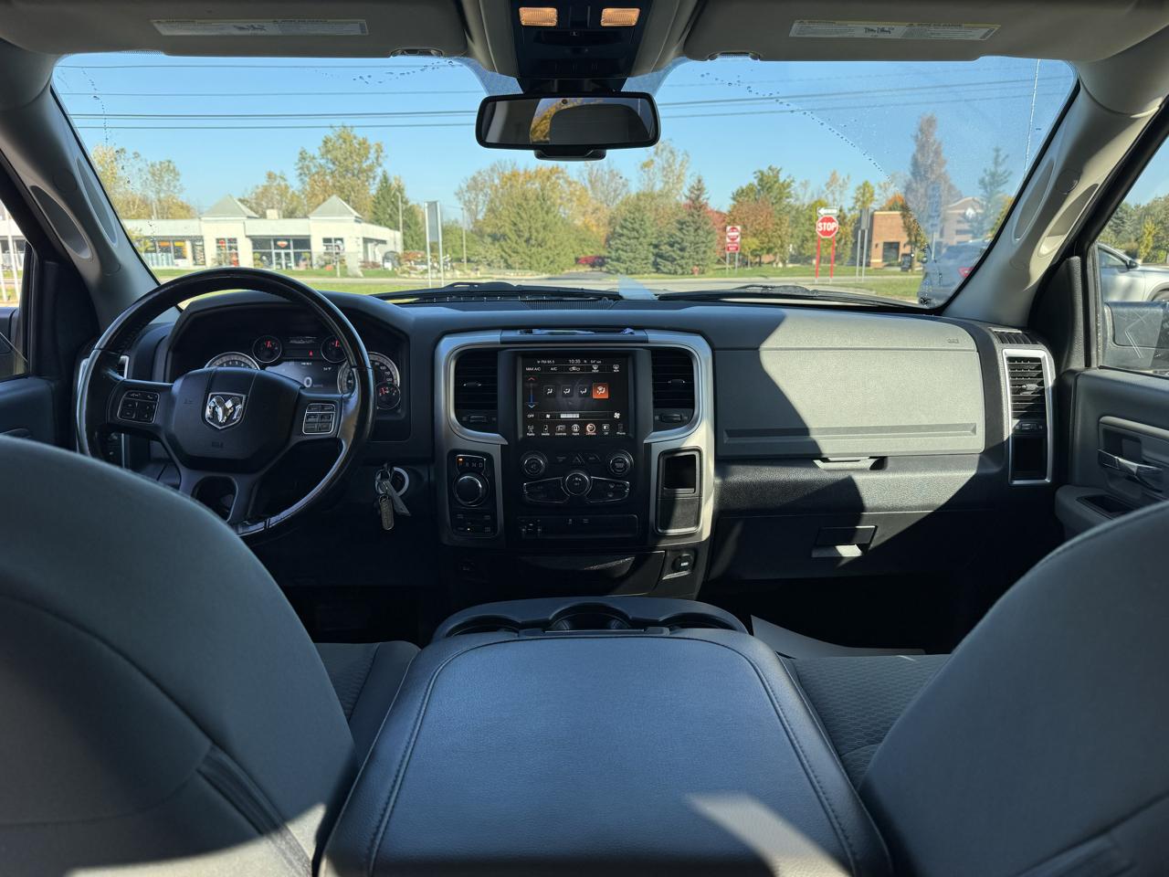 RAM 1500 Big Horn Crew Cab SWB 4WD 2016