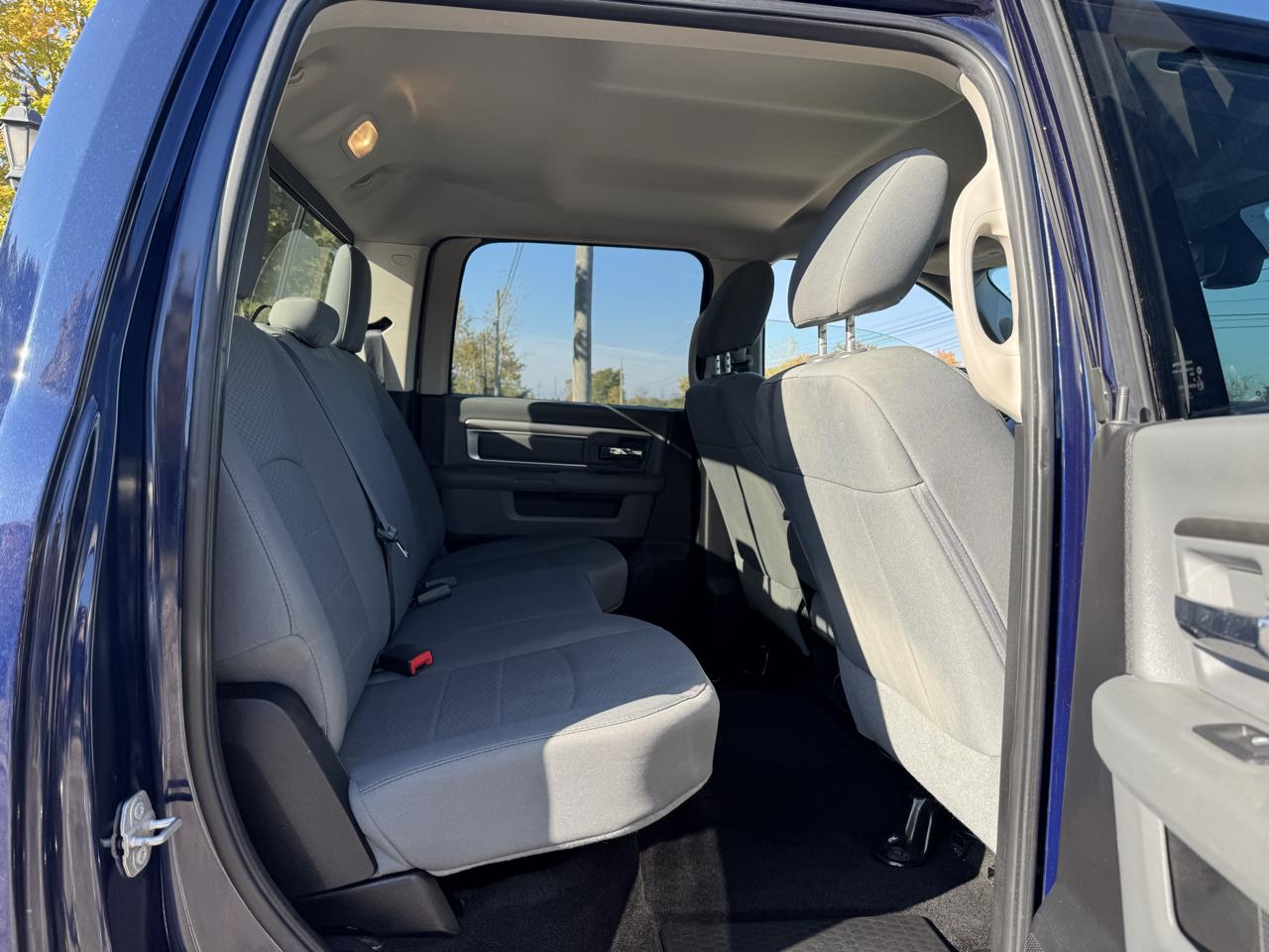 RAM 1500 Big Horn Crew Cab SWB 4WD 2016