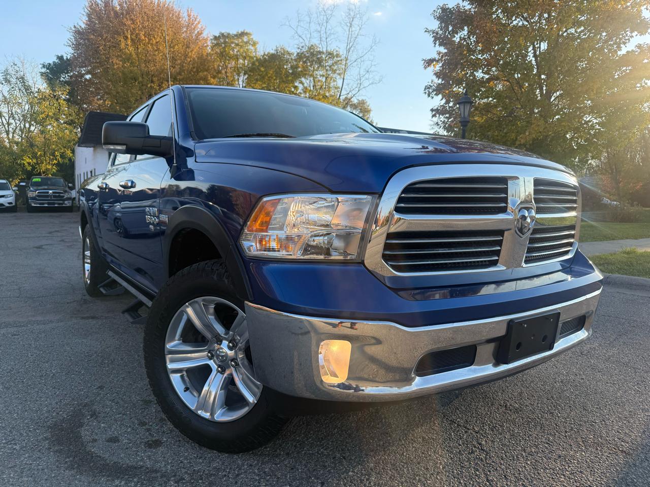 RAM 1500 4WD Crew Cab 140.5" SLT 2017